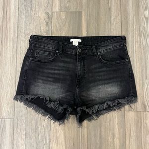 Black jean shorts size US 8